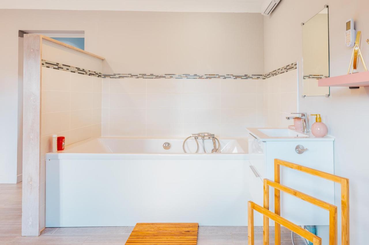 Grande Maison Avec Piscine Et Jacuzzi A La Campagne Desvres Buitenkant foto